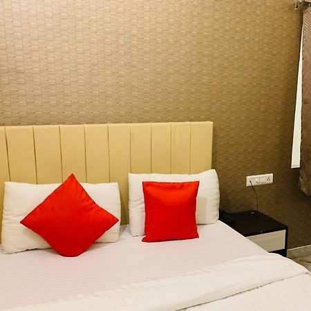 Hotel Kewal Palace พาราณสี ภายนอก รูปภาพ
