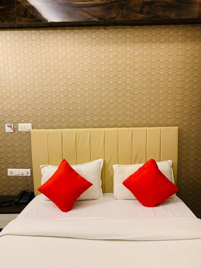 Hotel Kewal Palace พาราณสี ภายนอก รูปภาพ